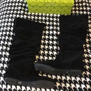 Brand new Gianni Bini authentic suede boots